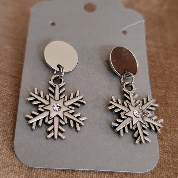 Handmade Sterling Silver Snowflake Earrings - Picture 3 of 3